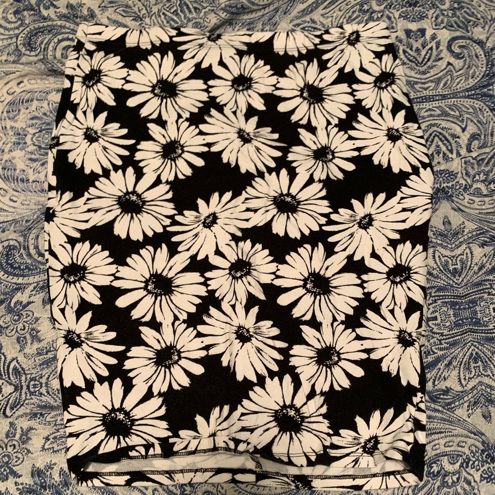 Daisy pencil skirt